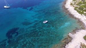 Küste Kroatiens von einer Drohne aus fotografiert
