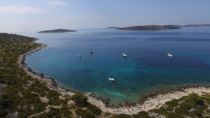 Küste Kroatiens von einer Drohne aus fotografiert