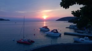 Liegeplatz in Kroatien mit Sonnenuntergang