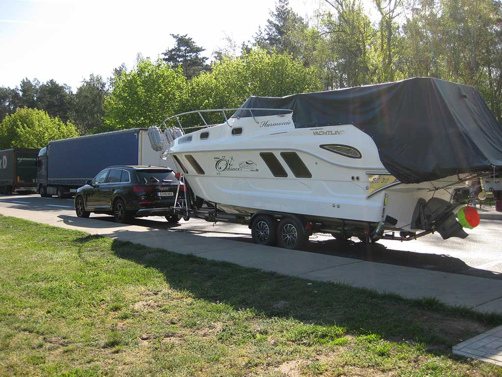 SR30 Yachtline trailerbares Motorboot